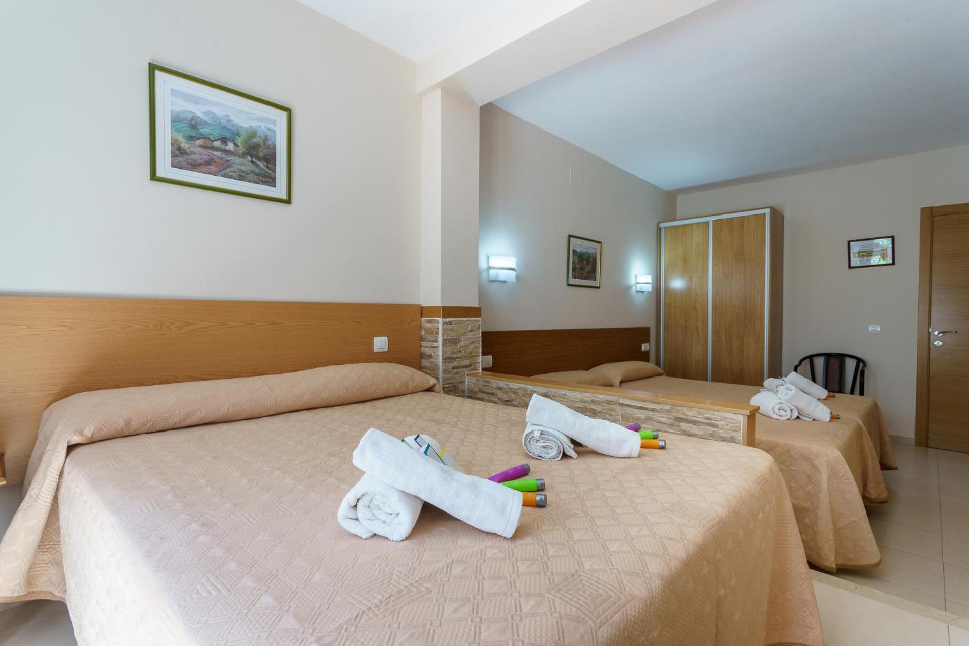 Hostal Costabella Powered By Faro Homes Fuengirola Room photo